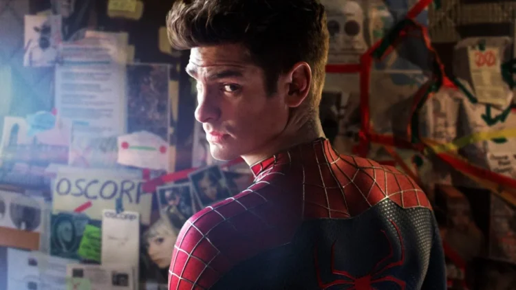 Andrew Garfield como o O Espetacular Homem-Aranha